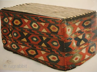 Shahsavan Mafrash 1900 - 1920.  All in wool.
Complet mafrash in slit kilim technic and with traditional pattern. 
Organic colors in madder, indigo, green and yellow. 
Good condition without repairs.
   