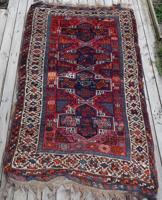 East Anatolian Gaziantep rug circa 1890
116 x 193 cm
Warp: Wool and goat hair.
Some small old repairs.
More info and photos if you ask.

E-mails are not delivered to me due to a problem, please  ...