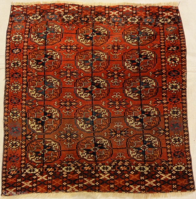 Fine Antique Tekke Bukhara Rug
3’1″ x 3’4″                          