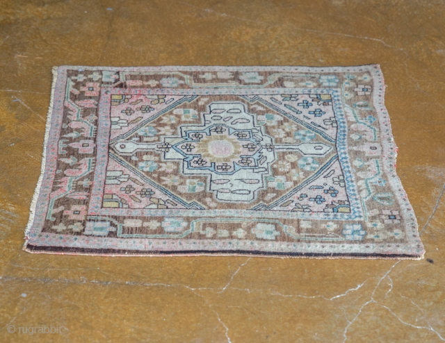 Antique Farahan

Woven Ca. 1900, Persia.

This rug was designed with the finest hand-spun natural wool. 

width:1'8" length: 1'10" rug category size: 3'x5' and smaller

dominant colors: Salmon & Blue      