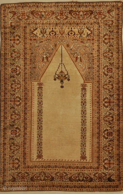 antique-Giordes-unique-silk-prayer-rug


3'8" x 5'8"                              
