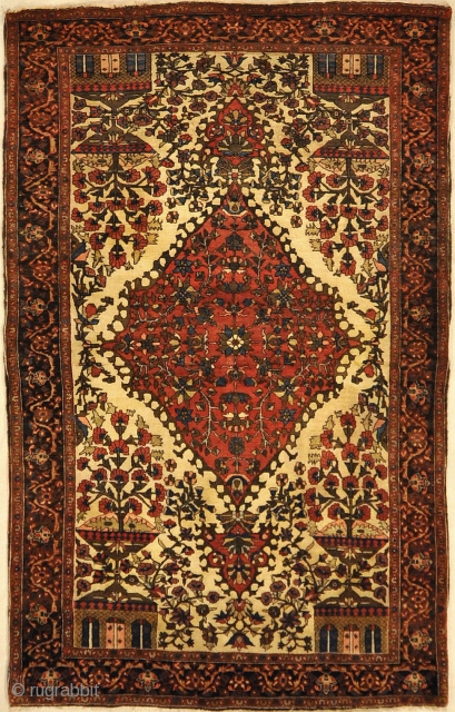 Sarouk Farahan Rug Circa 1880
4'3" x 6'7"                          