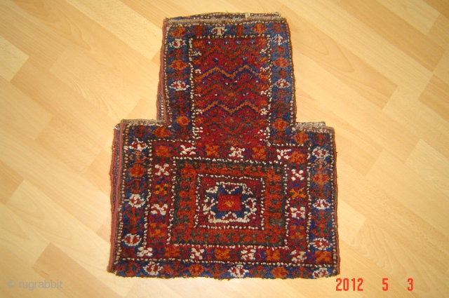 19th century nomaden/salt bag/namakdan
Very good condition
natural colors
52cmx42cm
pazyryk antique                         