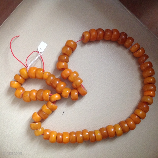 Amber
64 pice 1 cm ech
80cm long                           