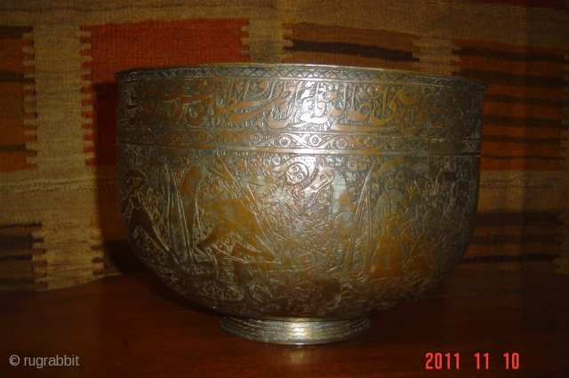 19th century Islamic/persian Bowl
31 diameter/31cm 
ask about this
pazyryk Ant/amsterdam                        