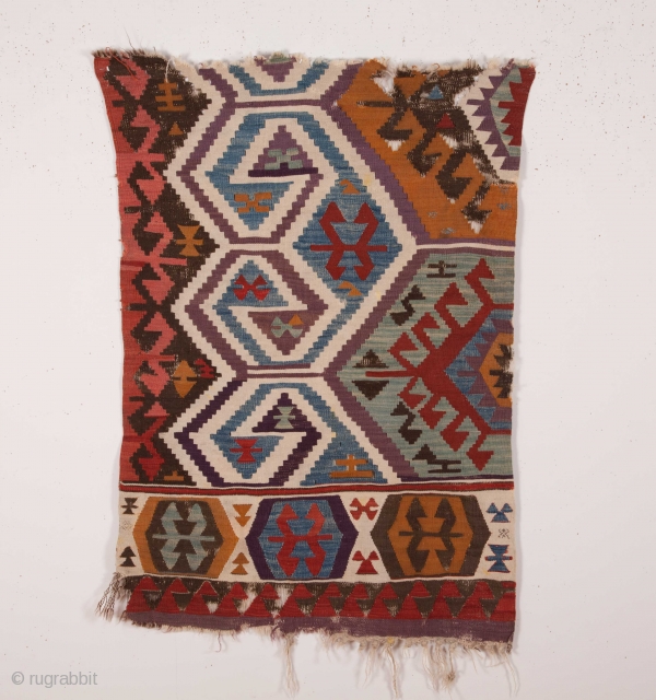 Western Anatolian Kilim Fragment  72 x 106 cm / 2'4'' x 3'5''                    