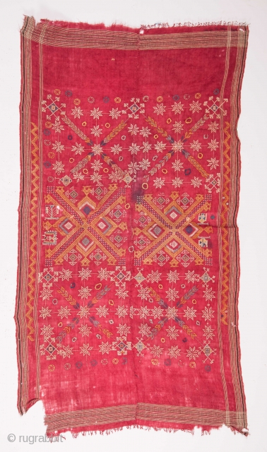 Indian Wedding Shawl 
Late 19th / Early 20th C.
109 x 195 cm / 3'6'' x 6'4''                 