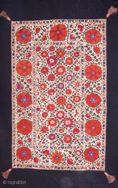 Uzbek Suzani 159 x 256 cm / 5'2'' x 8'4''                       