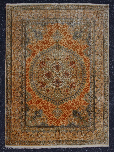 old Turkish Hereke silk on silk rug, with Usak design in mint condition, fine Quality 10x10knots per cm2, size: 183x133cm             
