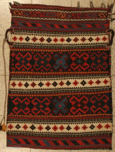 varamin tobreh kilim
size 110 by 80 cm
                          