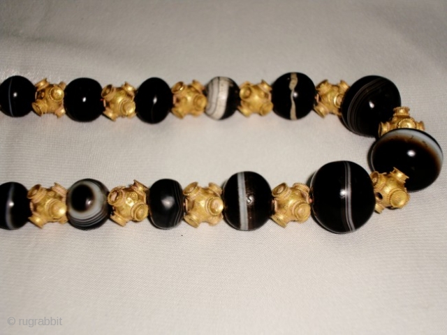 6th Century Sulaimani big Beads with Early Islamic Gold Beads
Quantity : Beads 31 , Gold : 32                