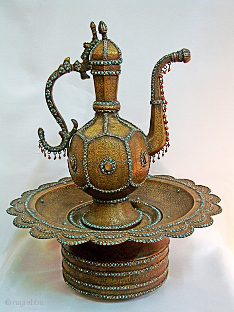 A Persian / Bukhara Ewer & Basin 17th Century

Measurement : 55.5 cm

                     