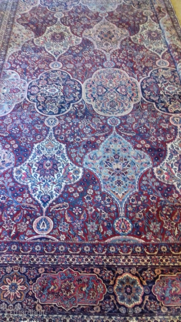 huge antique seldom fine handknoted used YAZD Oriental carpet.
21,5 fts x 11,54 fts  /  6,55 m x 3,55 m
450.000 knt./qm
partialled woren areas, some staines on the hole , good condition  ...