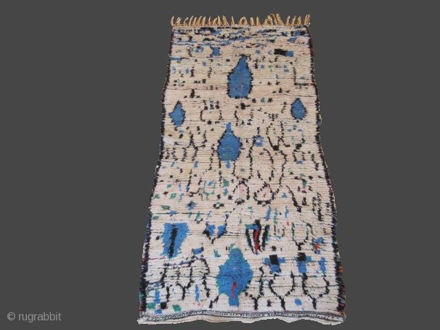 Moroccan rugs: Azilal berber weaving from Azilal Area in High-Atlas Mountains / Morocco - Wool/Cotton handmade berber carpet - Size: 226 X 110 cm - 7.4 x 3.1 ft - Vintage berber  ...