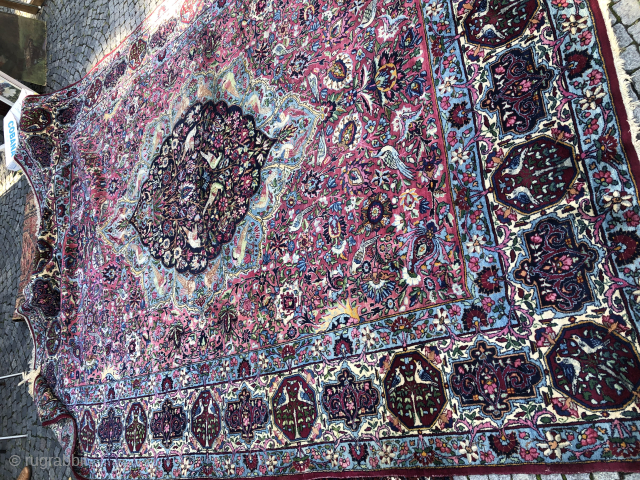 Beautiful Yazd Carpet 270 cm x 370 minimal wear 
1920s circa 26 kg 
Shipping included price * 
Condition : as found not washed 
WhatsApp +49 176 62874499      