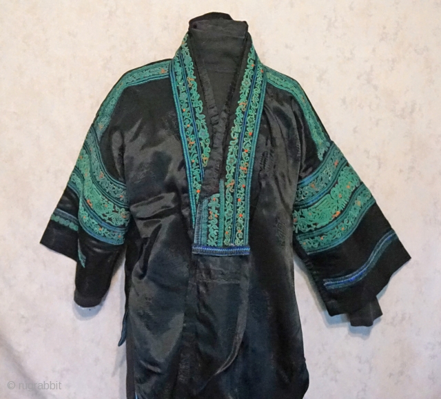 Antique Traditional Chinese Miao Ethnic Minority festival jacket...
pre 1940
The embroidery technique is called "daizi" which is a complex system of loops and knots...
This technique was explained to me back in the 90's  ...