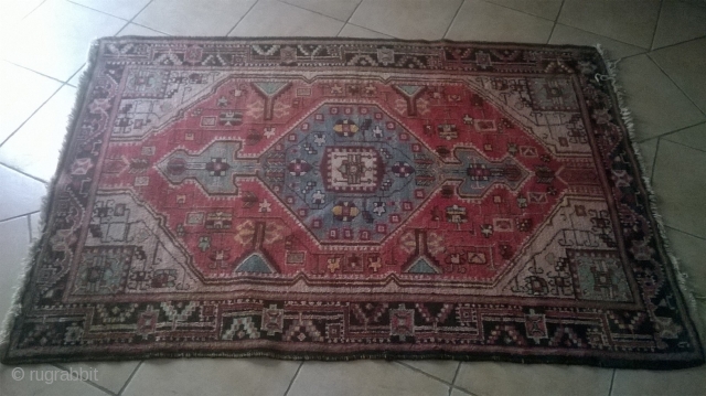 antique persian rug (19th/ 20th Century) in perfect condition
size: 210 *135 cm                     