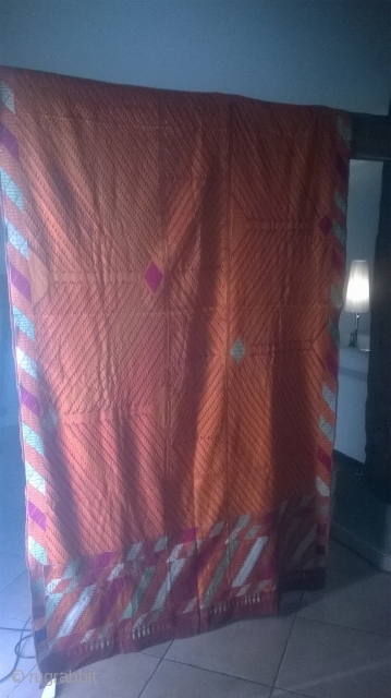 antique bagh Phulkari from Punjab/ India
100 % Cotton handwoven with allover silk embroidery

size: 247 * 142 cm

                