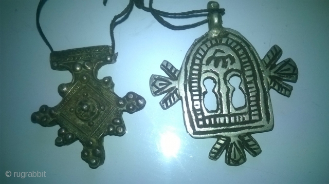 2 Silver Pendants 19th century ( Rajastan, India)
Size: 8cm
weight: together 120 Gramms                     