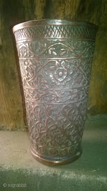 beautyfull handcrafted and used antique coppercup with nice patina from Ladakh 19th/20th Century

height: 22 cm

width: 9 cm                