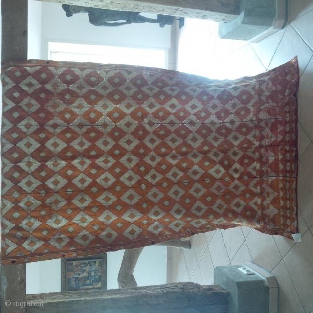beautyfull, amazing and rare pkhistan bagh phulkari, antique 19th century.

size: 147 * 236 cm                   