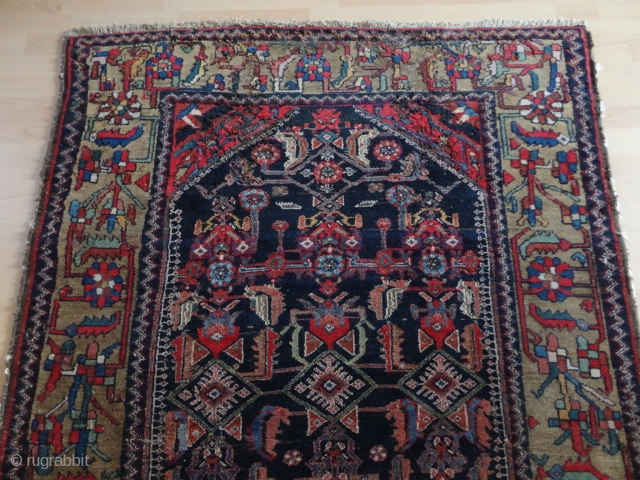   Antique Shahar Mahal  Bachtiari  rug  round  1900  132 X 207 cm.

  All  natural  colors , Oxydate  camel wool  border ,  ...