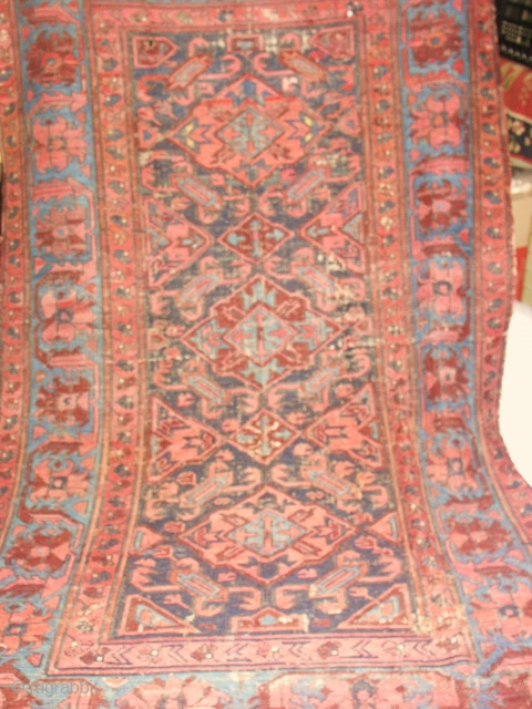 

   Antik  Alpan Kuba  soumakh  19 th.
   120 X 196  cm. showws  some wear 
   three  small  holes ,  ...