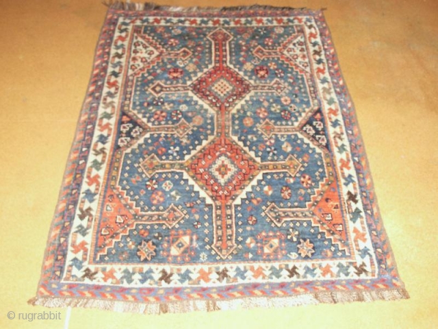    Beautiful small tribal Qashqai 83 X 110 cm
   19 th. some Restorations,now in good conditon.             