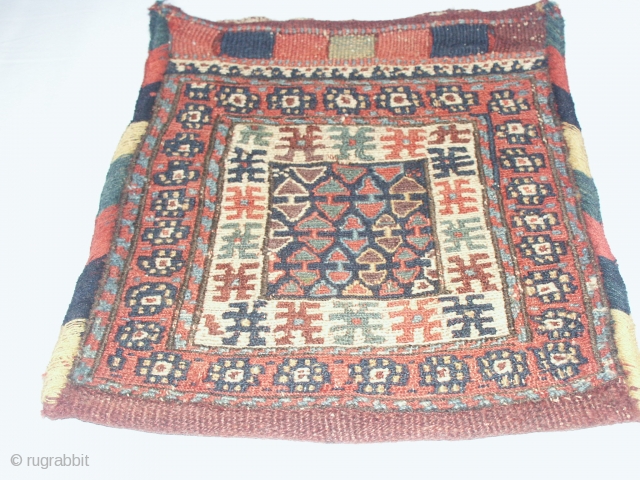 

  Superbe  antique  Shasawan  Khorjin  28 X 28 cm .
  Beautiful backside , perfekt condition .           