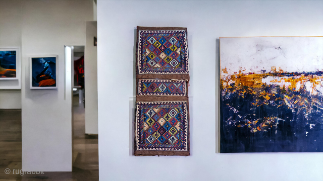 Authentic Handwoven Vintage Double-Bag Face / Heybe (96x39 cm)
This rare and elongated textile piece is one of the most authentic examples of nomadic weaving tradition. Consisting of the two connected faces (eyes) ...