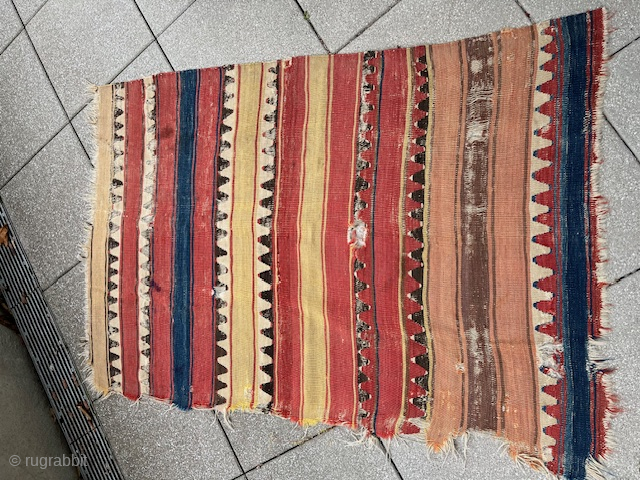 Antique 
Anatolian Kelim/ Kilim

maybe from the mid of 19th century (approx. 1850) maybe earlier?
great natural colours

in a worn condition

Size: 140 cm x 90 cm

tammo_koenig@aol.com         