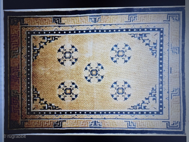 STOLEN - STOLEN - STOLEN!!!!!
Who has seen this Ningxia Rug?

This antique Ningxia was stolen end of August 
after I had given this Ningxia to a laundry in Frankfurt/ Main (Germany)
for cleaning.

Size: 237  ...