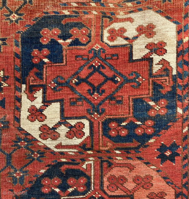 Antique Ersari Turkoman Main Carpet, 5'6 x 7'8, Turkmenistan, Amu Darya region, probably of the third quarter of the nineteenth century. Wool pile on wool foundation with goat hair warps. All natural  ...