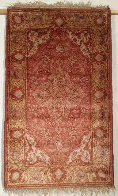 Anatolian angora wool carpet from the Ushak region, arround 1900. Seize: 89 x 157 cm. Very high floor with silky shining wool. Heavy weight. On both ends are rolled in Kelims, about  ...