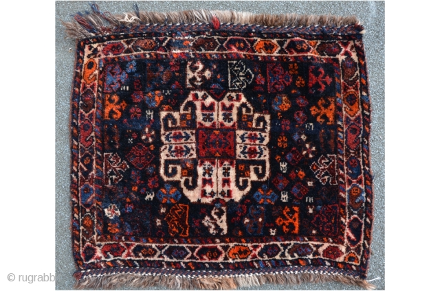 Persian bagface, Khamseh? 65 x 58 cm, high floor with shiny wool.                     