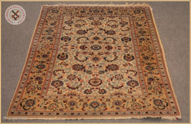 RGH4-8819-
Antique Kashan rug circa 1920 wool on cotton foundation
good condition
Size : 2.03m x 1.37m  6`8" x 4`6"               