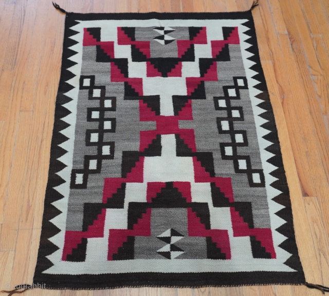 Antique Native American Navajo Wool Rug, size is 3'1" x 4'3" ft. excellent condition, beautiful Navajo rug.                