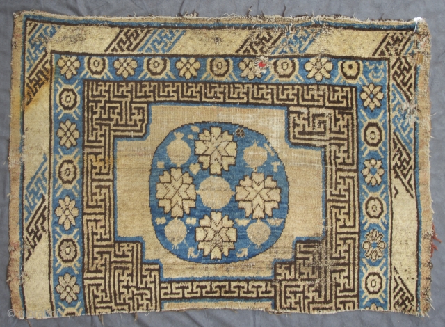 Khotan Oasis, East Turkestan, 4. Quarter 19th. century, 119 x 83 cm, 3'11" x 2'8" , 

https://wildcarpets.com                