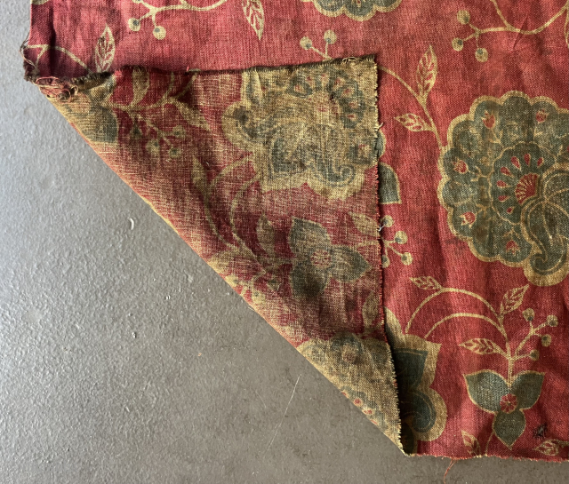 Antique Indian block print. One side with original end. 250 x 67 cm   info@thomaswild.com                 