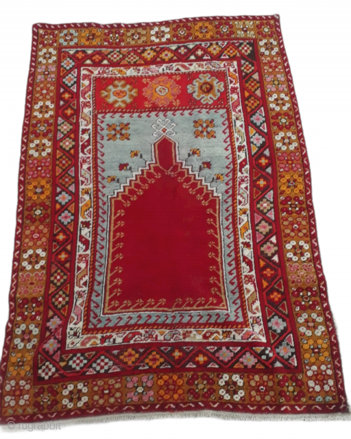 Antique Anatolian Turkish Kırşehir rug from Cappadocia region (ca.1910) 
137cm x 97cm
Wool Wool - Weed dye root
Perfect condition (fully repaired with original kirman rope. 
        