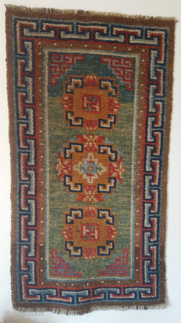 A fantastic Khaden from third quarter of 19th century in all wool.
Size 119x66 cm. Stunning green with multiple abrashes . Excellent condition with no repairs        