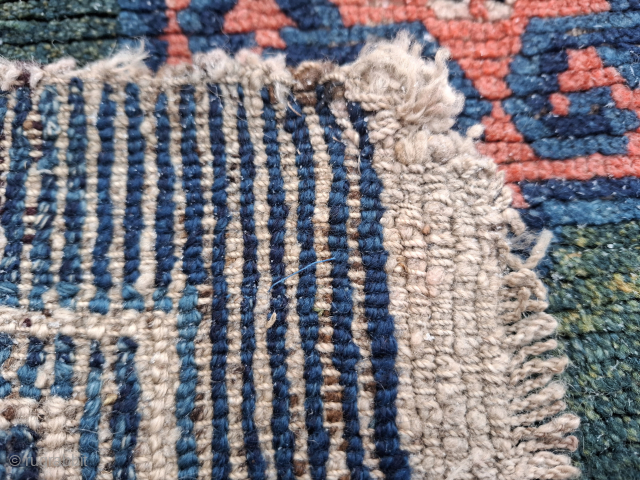 A wonderful tibetan Khaden from late 1800 in all wool.
Sourced in Nepsl in the 1980's and with me ever since. Good overall condition,  one professionally repair in the upper left side  ...