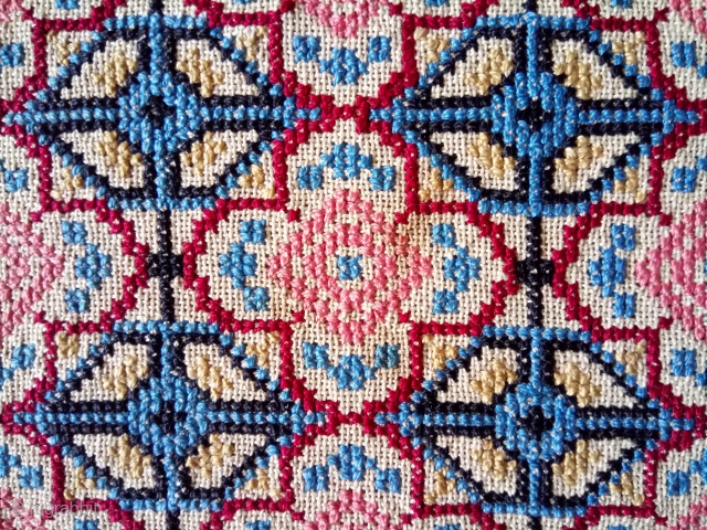 Antique Swedish cross stitch wool on linen, no: 381, size: 53*53cm.                      