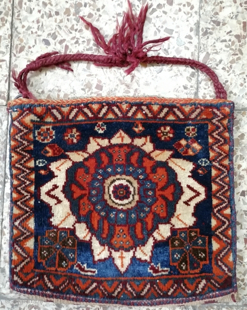 Qhasqai Bag, Email: collection.rah@gmail.com                             