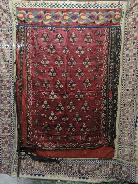 Antique Mochi work piece from Gujarat.. 
19th Century 

Size : 153 x 128 cm 

                  