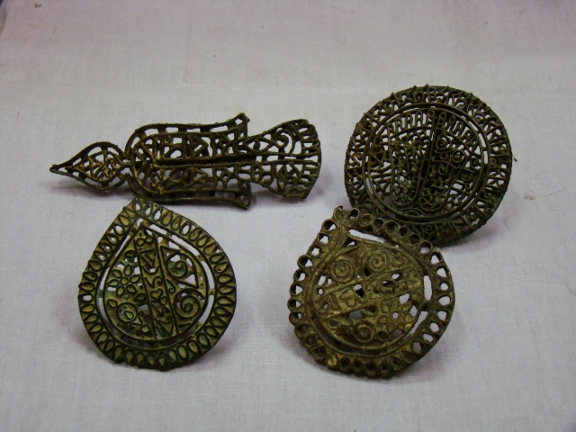 Bronze Body Stamps

 Bengali Bronze Body Stamps.

Very good Condition

4 Pcs Lot 

Sending Not Include                   