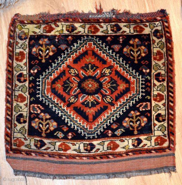 Qashgai bag 1900.
size : 65 x 64 cm                         