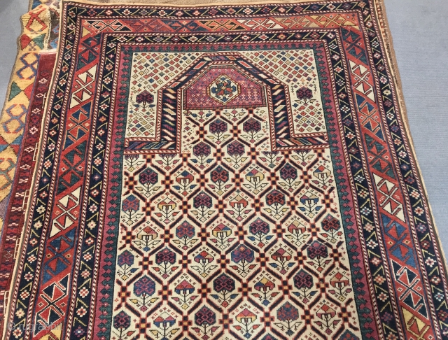 Antique Caucasian daghestan prayer Rug  19th century
                         