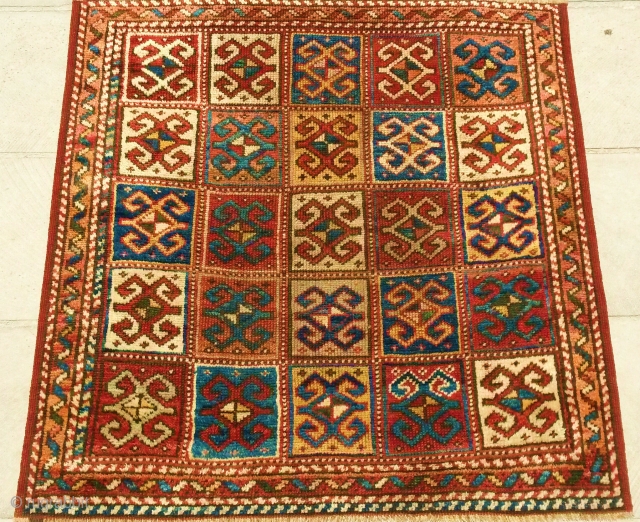 ANATIQUE  ANATOLIAN  BERGAMA   RUG  CM 0,94 X 0,94  1850  CIRCA  ORGINAL  CONDITION  EXHIBITION AT SARTIRANA TEXTILE SHOW 10-14. 2014  SEPTEMBRE ITALY  ...