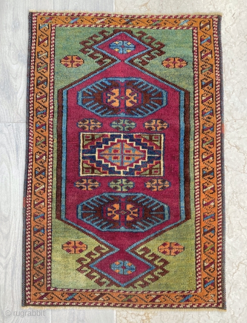 east anatolian sivas yastik cm 0,85 x 0,55 19th century  natural colors good condition                  